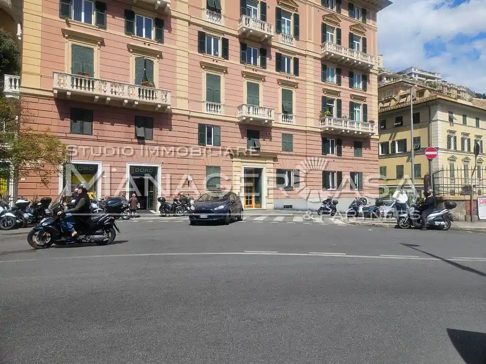 Appartamento in vendita a Genova