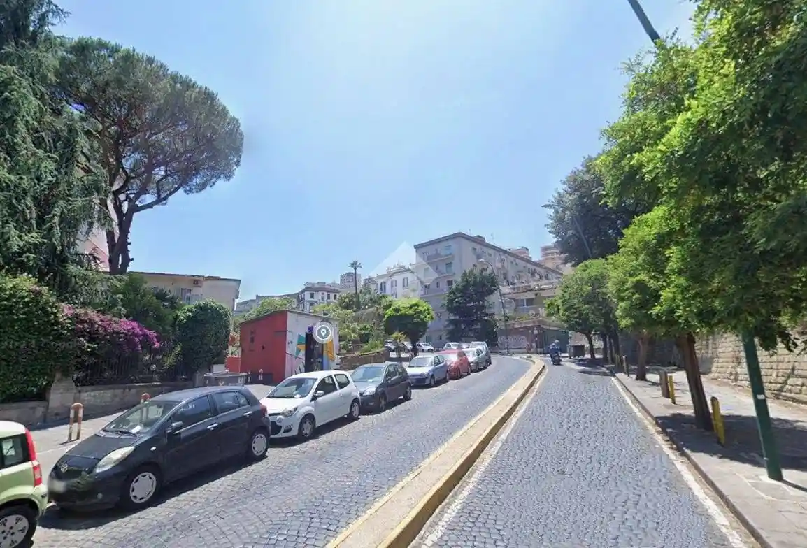 Appartamento in vendita a Napoli