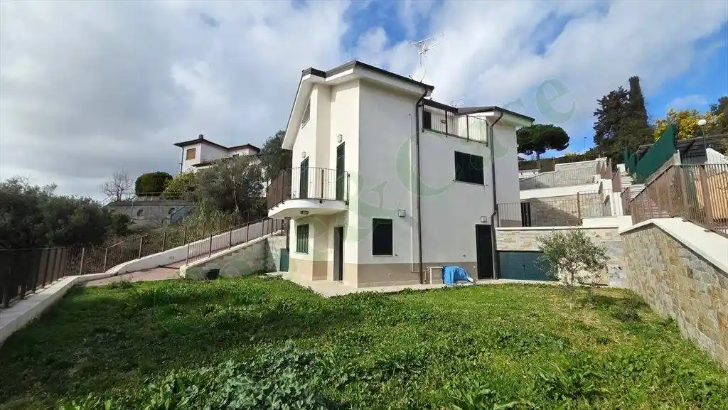 Villa in vendita a Albissola Marina