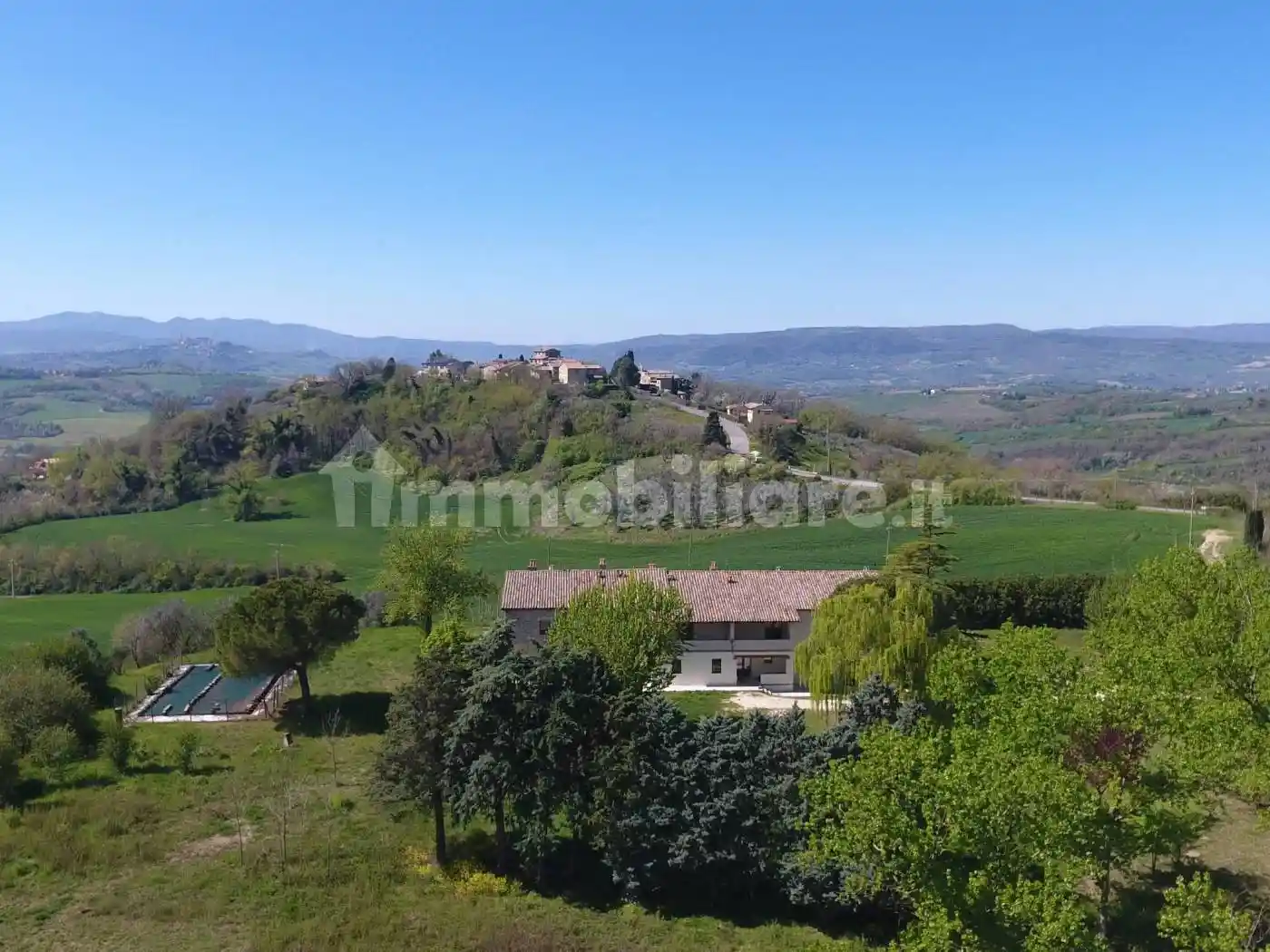 Rustico - Casale in vendita a Todi