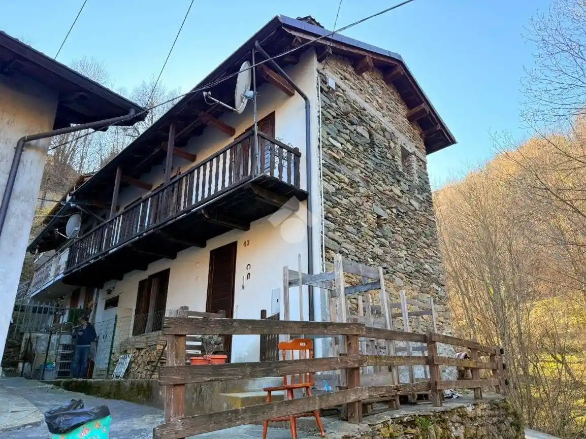 Casa indipendente in vendita a Viù