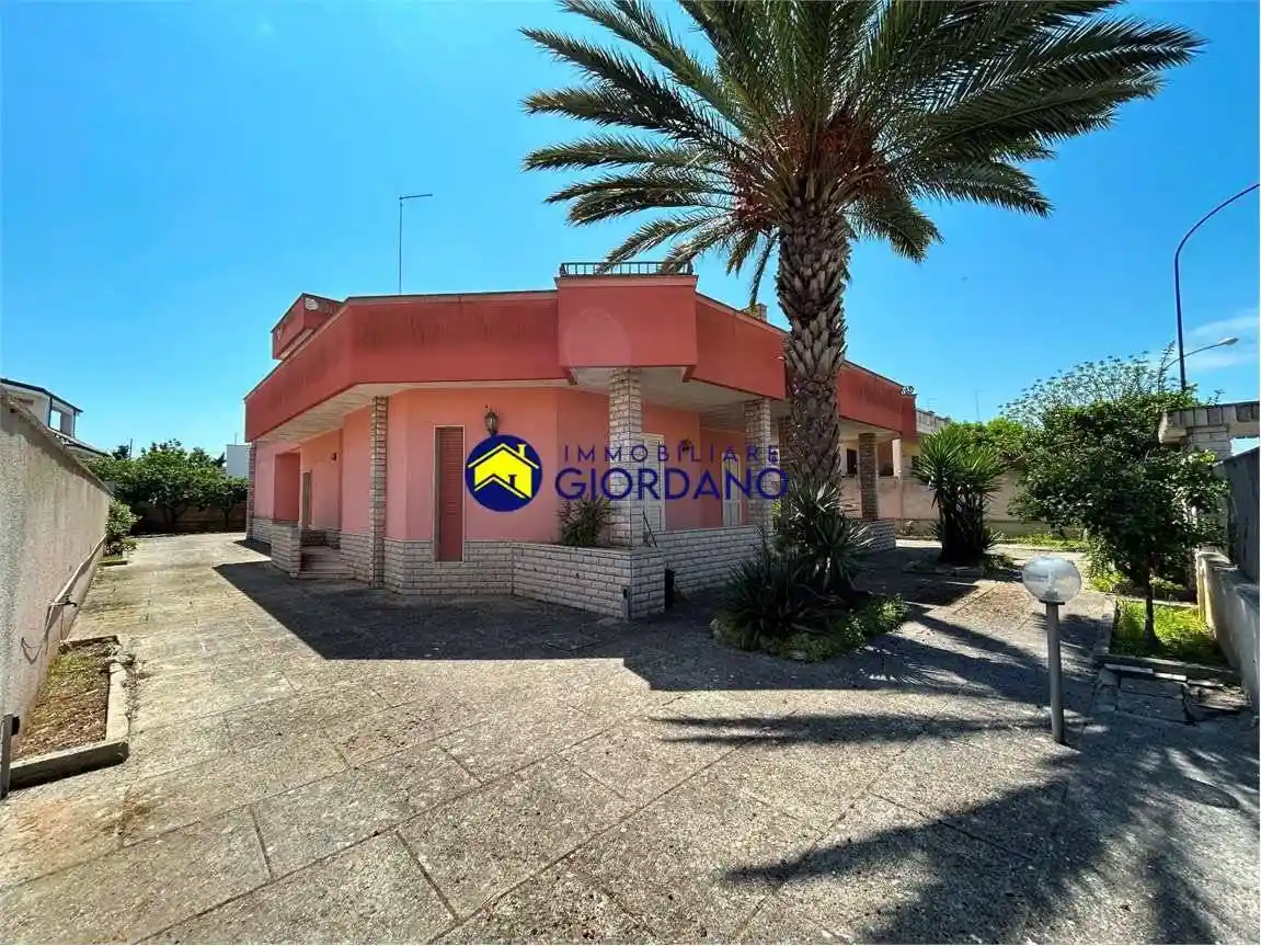 Villa in vendita a Squinzano