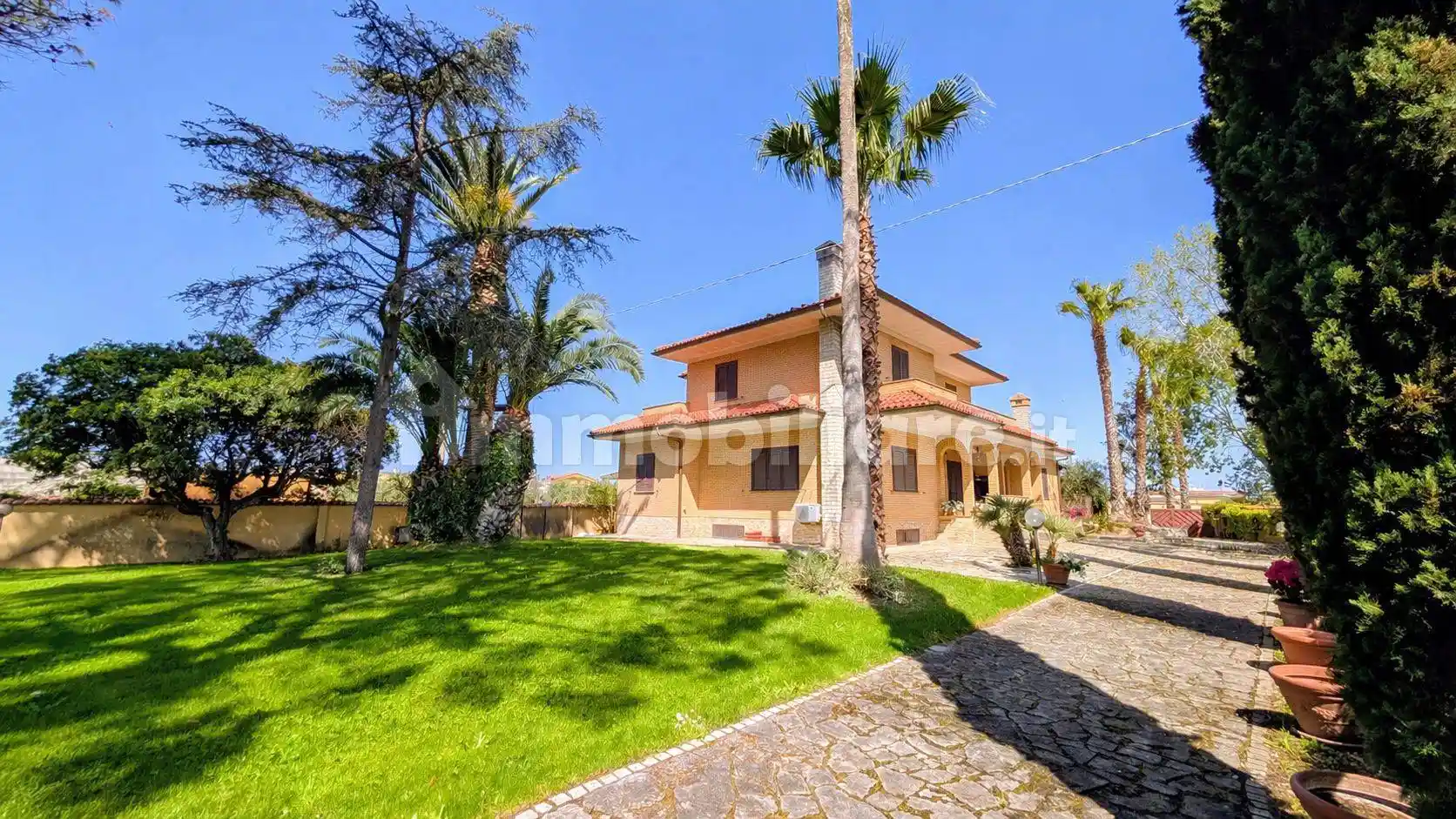Villa in vendita a Nettuno