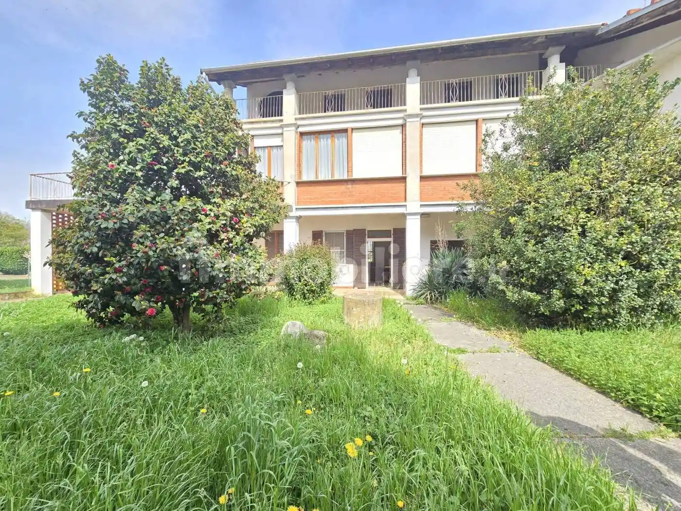 Villa in vendita a Fara Novarese