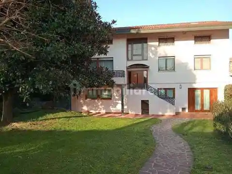 Villa in vendita a Casarsa della Delizia