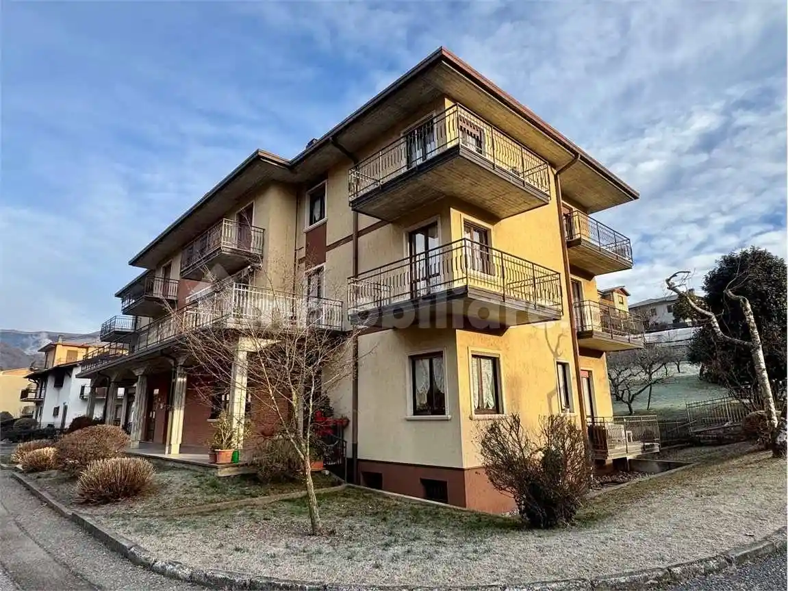 Appartamento in vendita a Sant'Omobono Terme