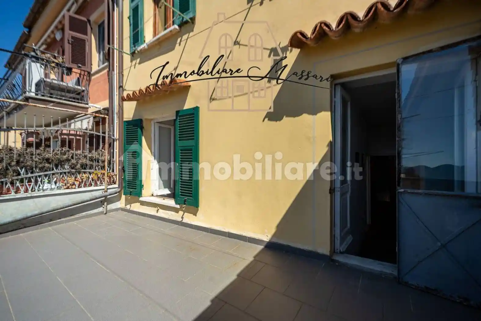 Appartamento in vendita a Vezzano Ligure