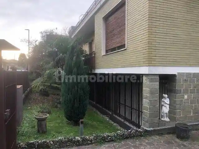Casa indipendente in vendita a Paderno Dugnano