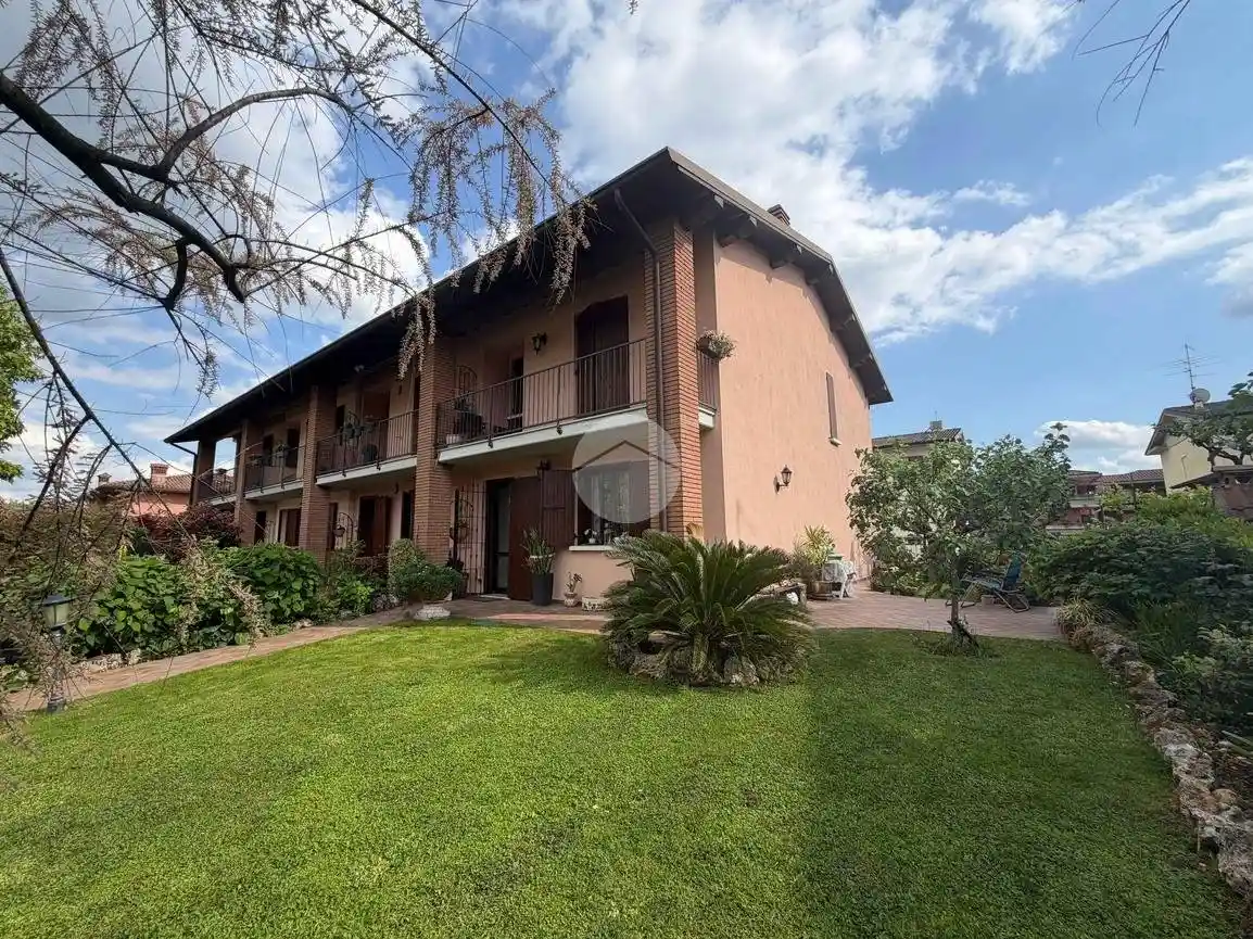 Villa in vendita a Rodengo Saiano