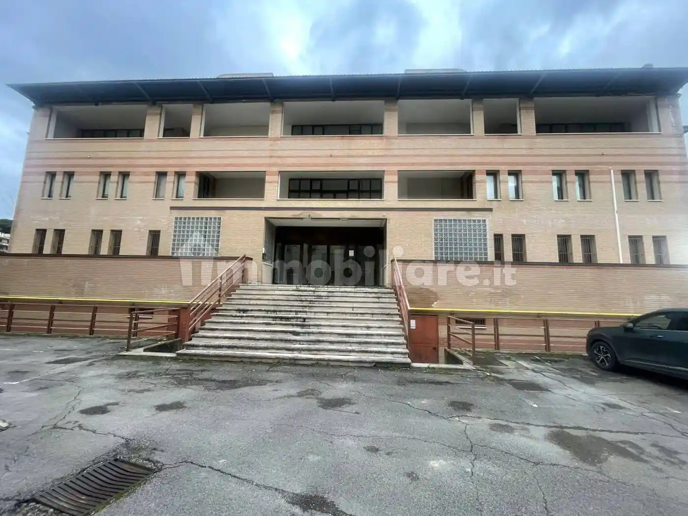 Palazzo - Edificio in affitto a Fermo