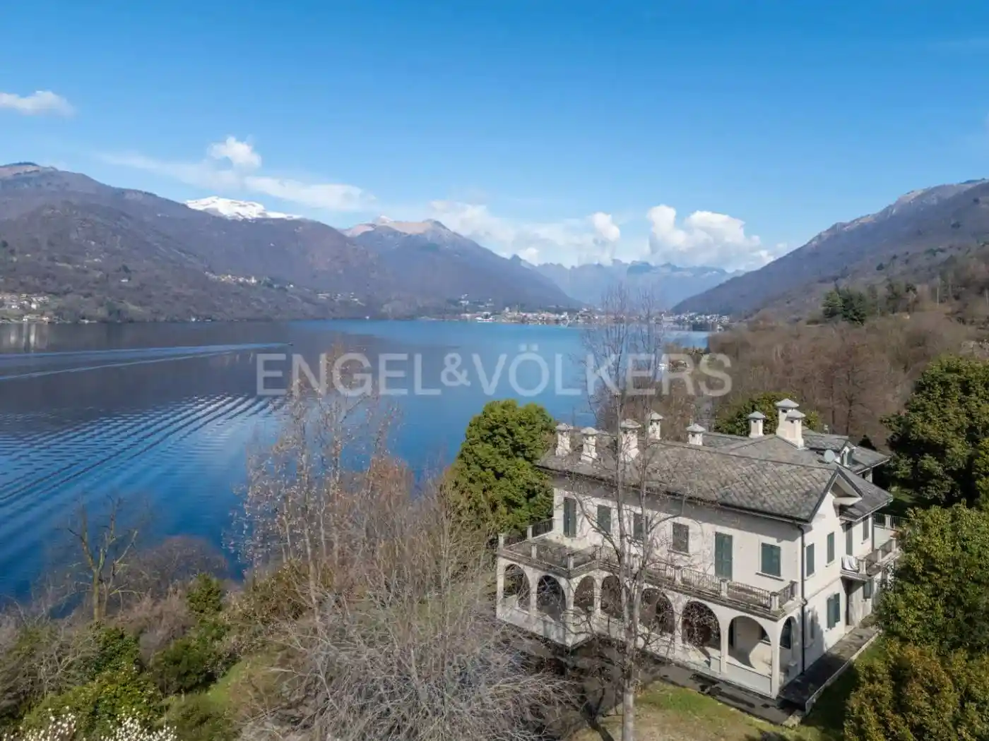 Villa in vendita a Pettenasco