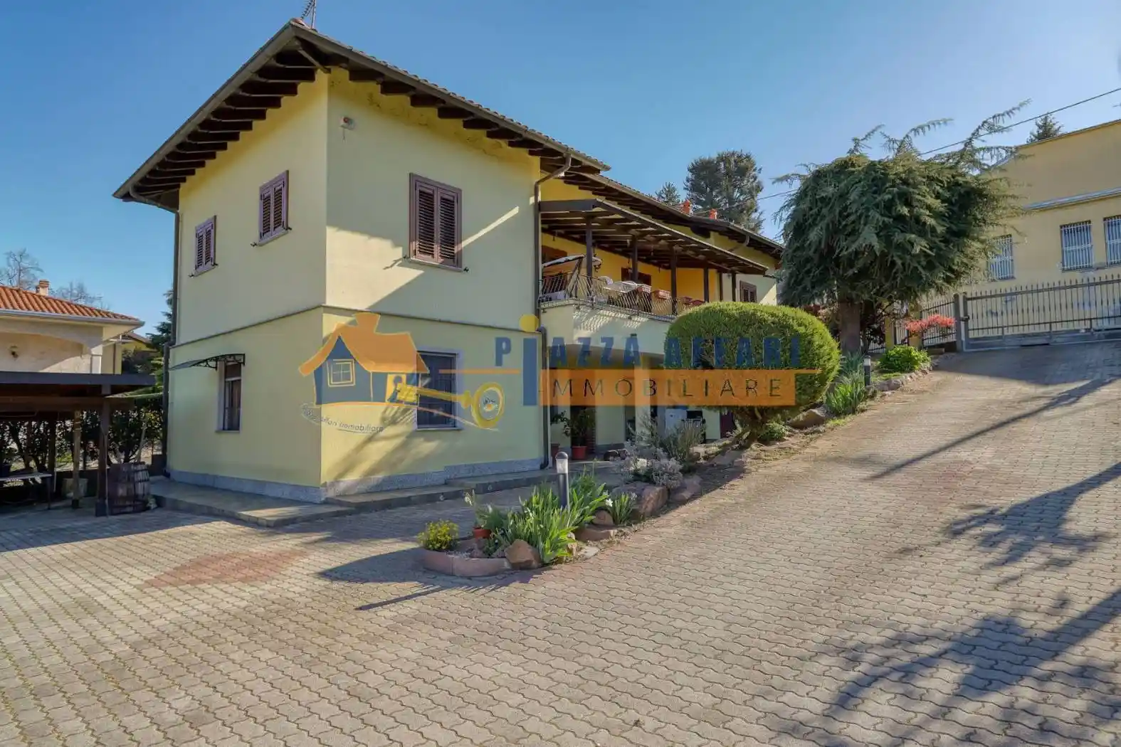 Villa in vendita a Cavaria con Premezzo