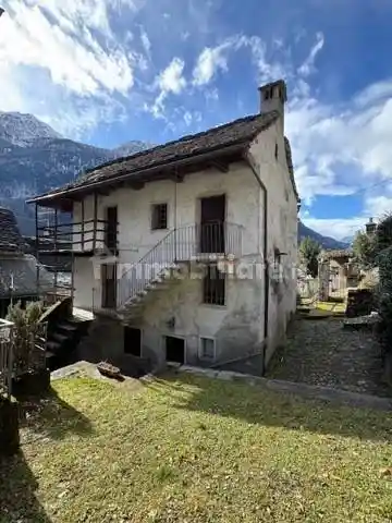 Casa indipendente in vendita a Varzo