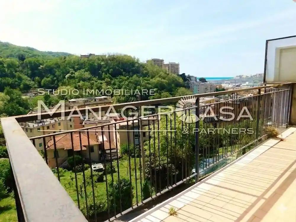 Appartamento in vendita a Genova
