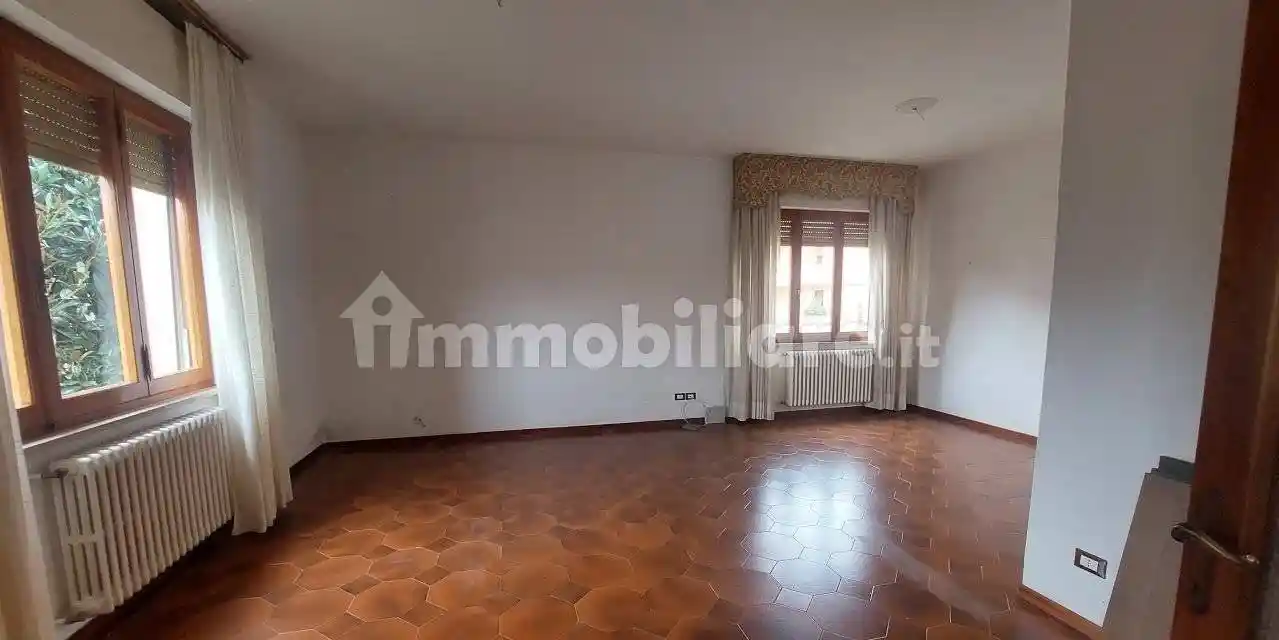 Villa in vendita a Cascina