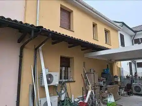 Casa indipendente in vendita a Corno Giovine