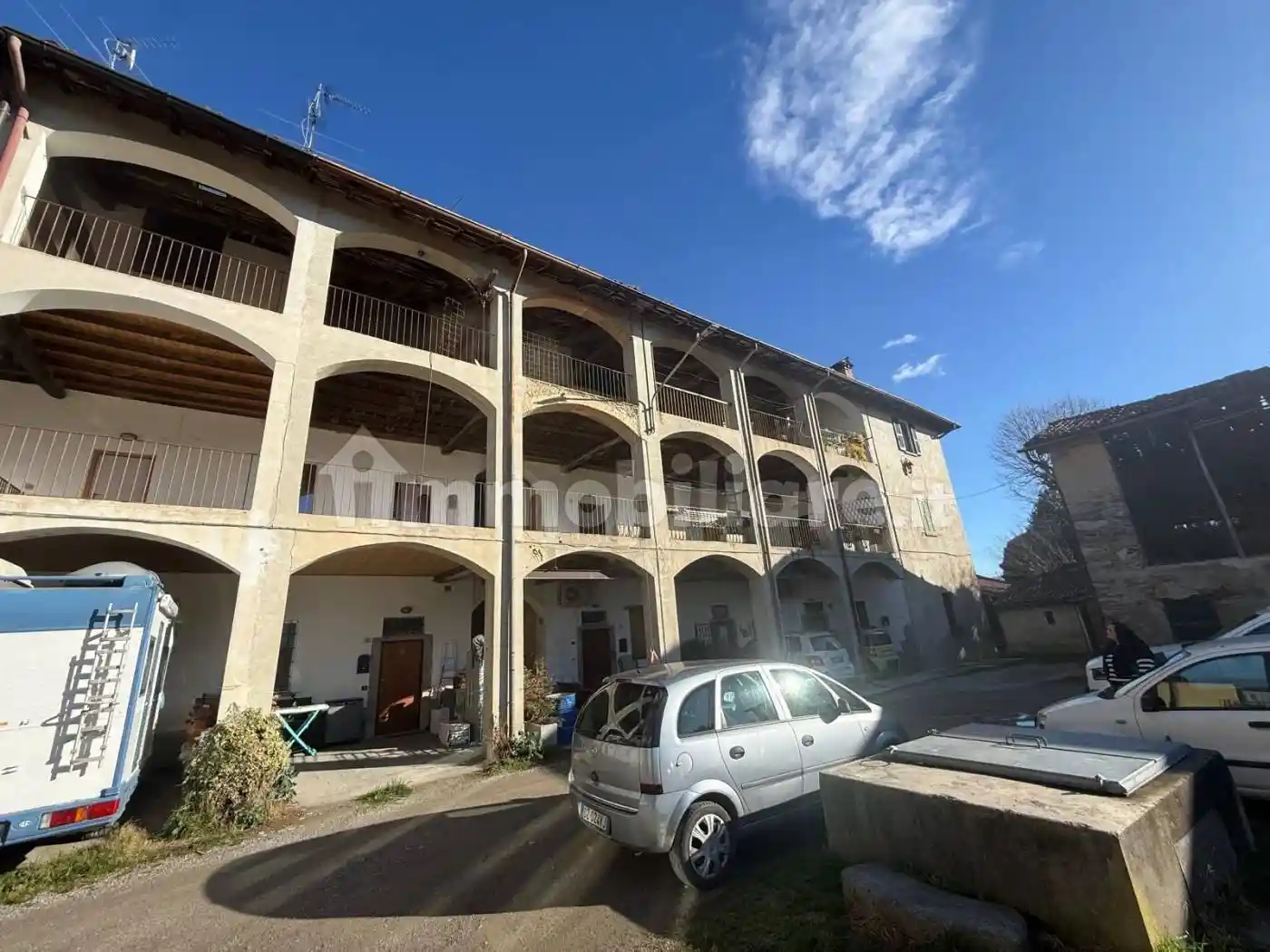 Appartamento in vendita a Monguzzo