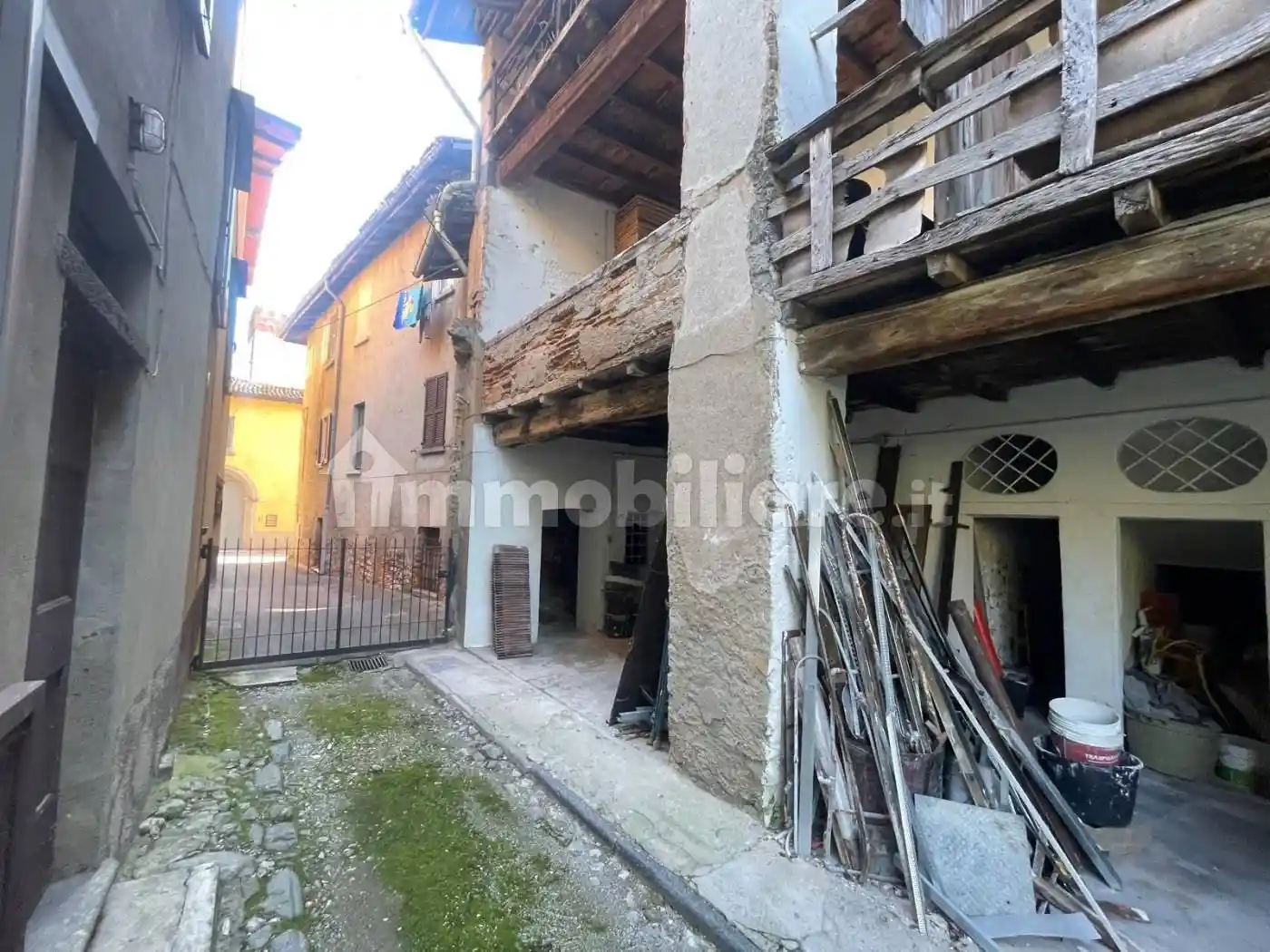 Rustico - Casale in vendita a Erba