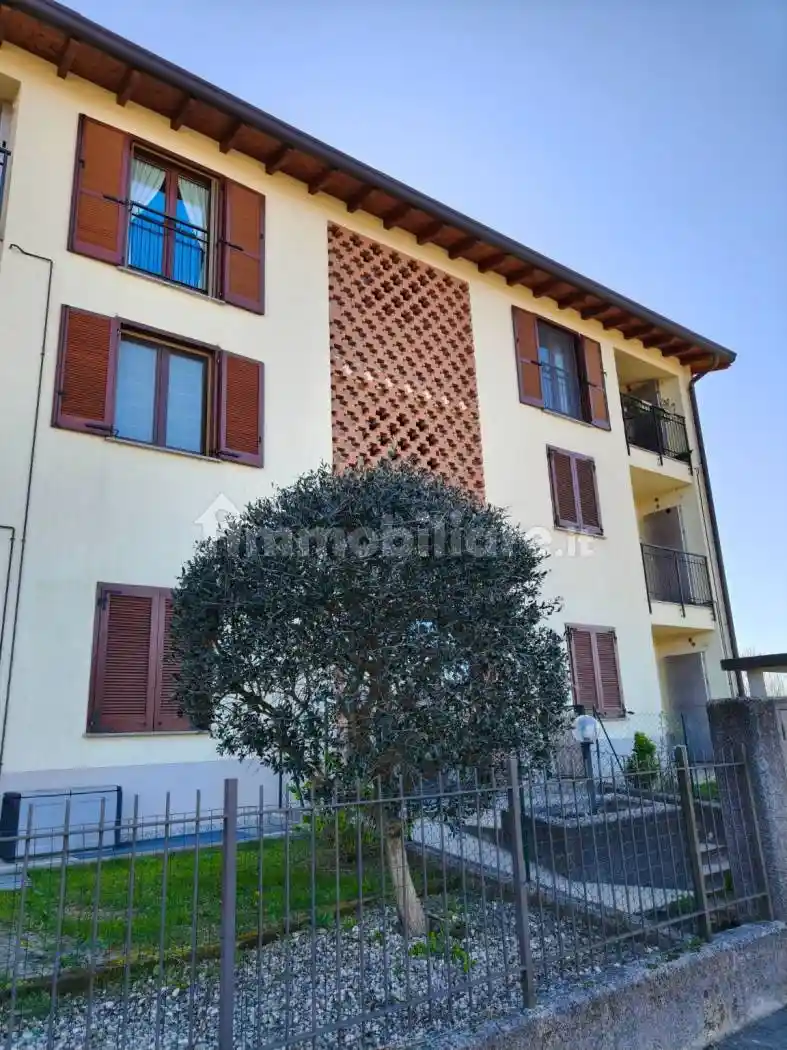 Appartamento in vendita a Costa Masnaga