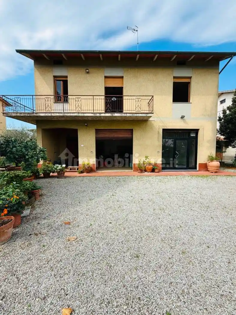 Villa in vendita a Monte San Savino