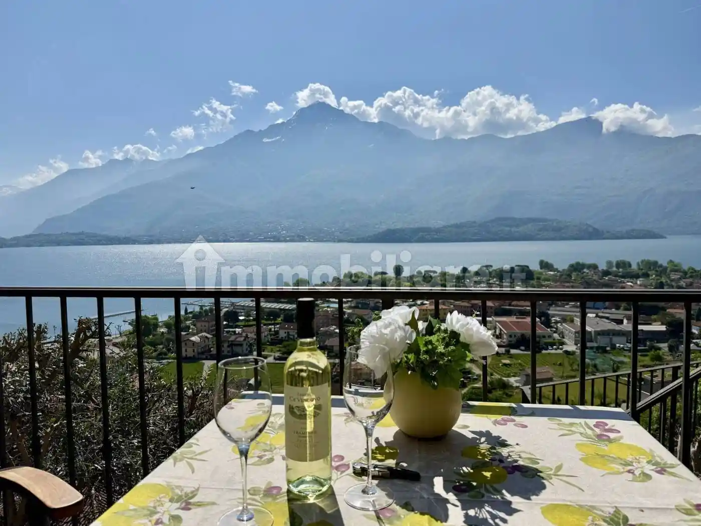 Appartamento in vendita a Domaso