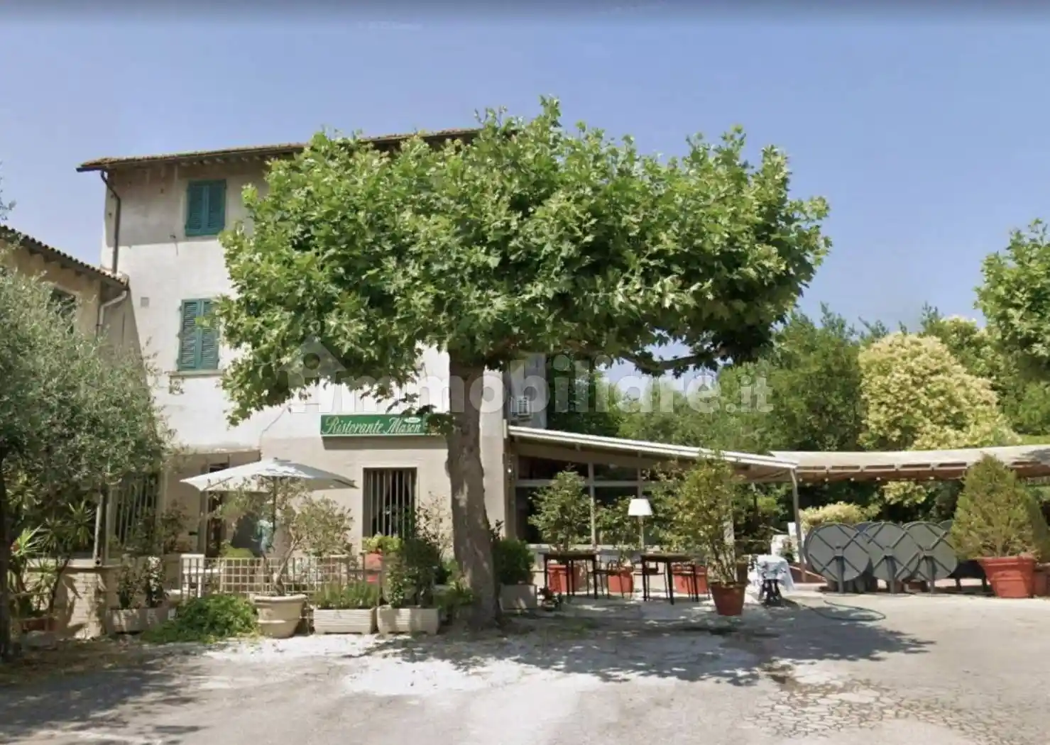 Palazzo - Stabile in vendita a Uzzano