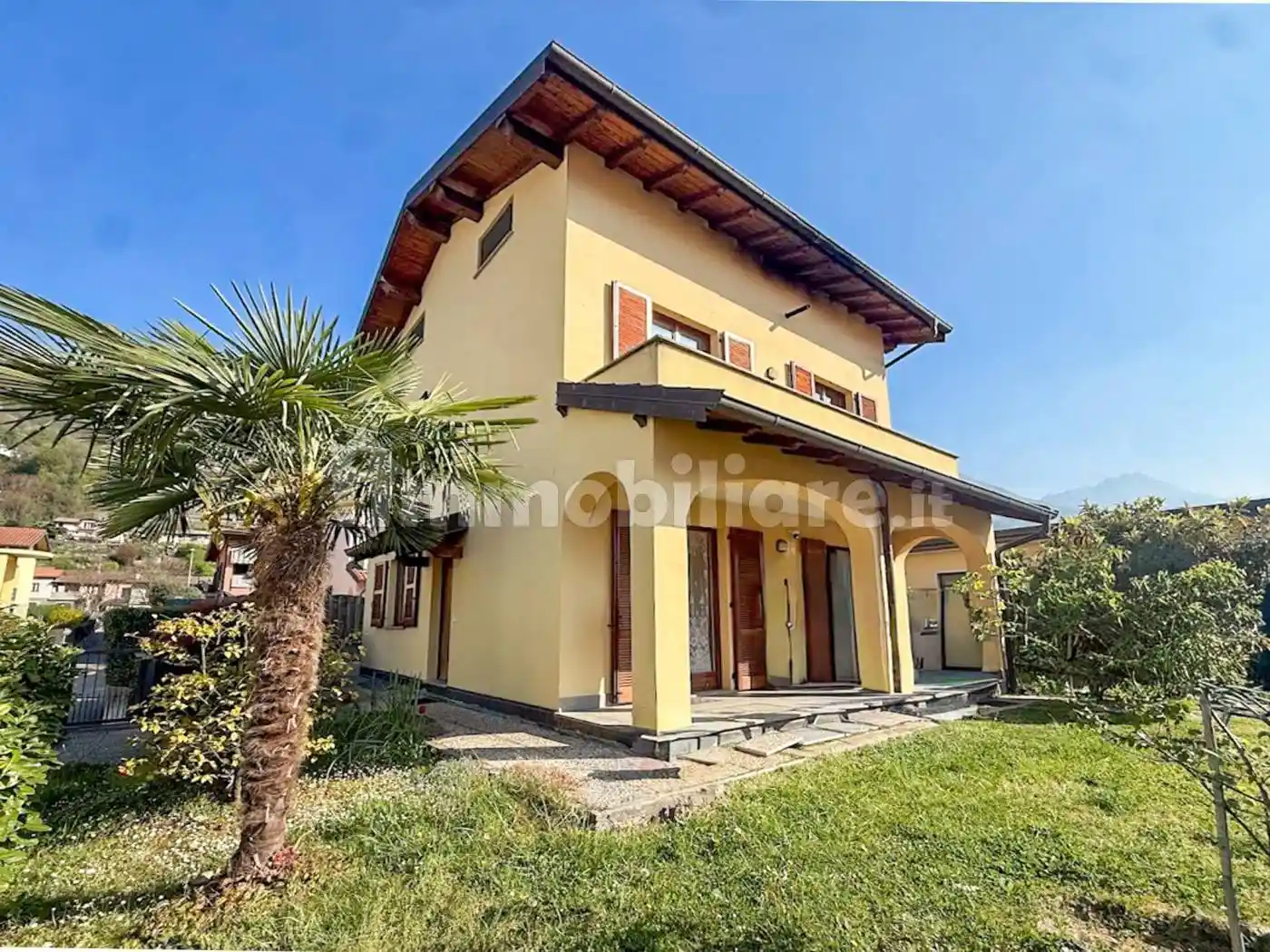 Villa in vendita a Porlezza