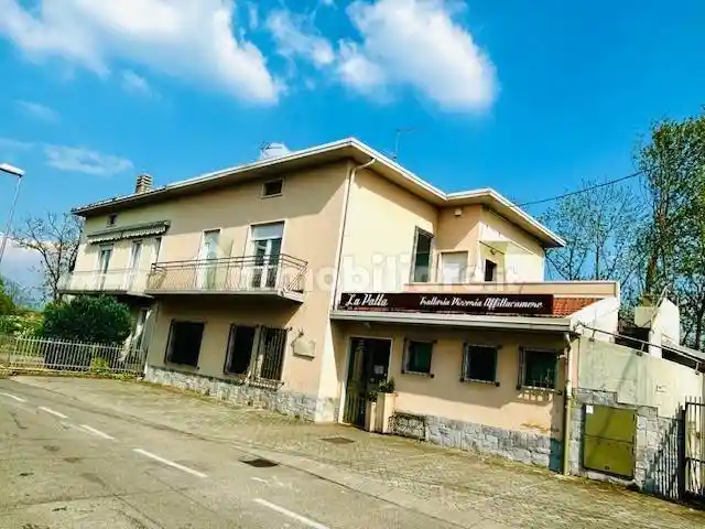 Palazzo - Edificio in vendita a Ranica