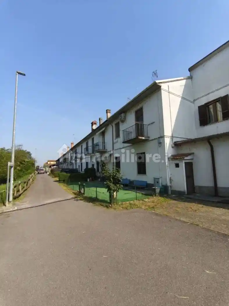 Appartamento in affitto a Torre d'Isola