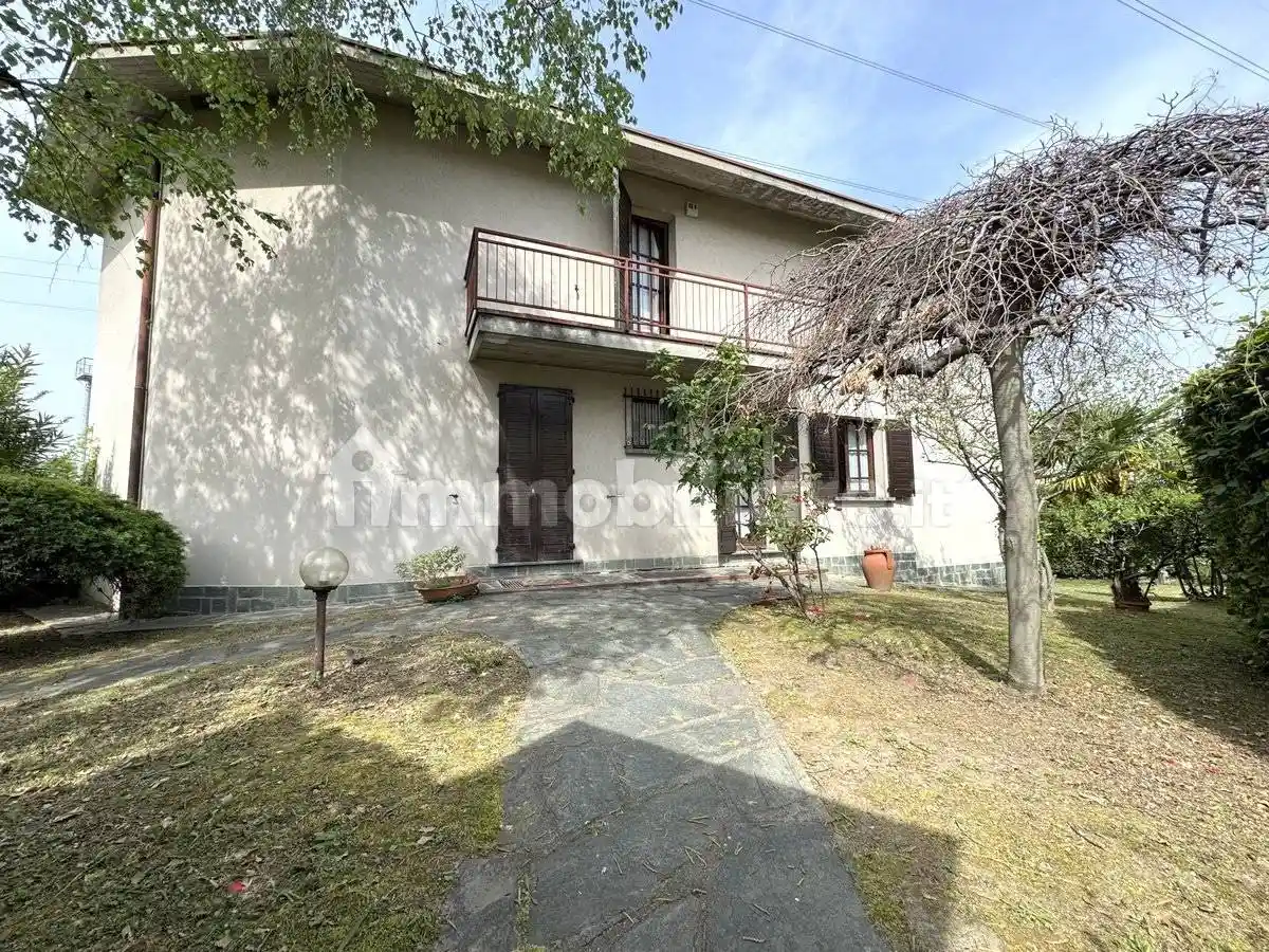 Villa in vendita a Vercurago