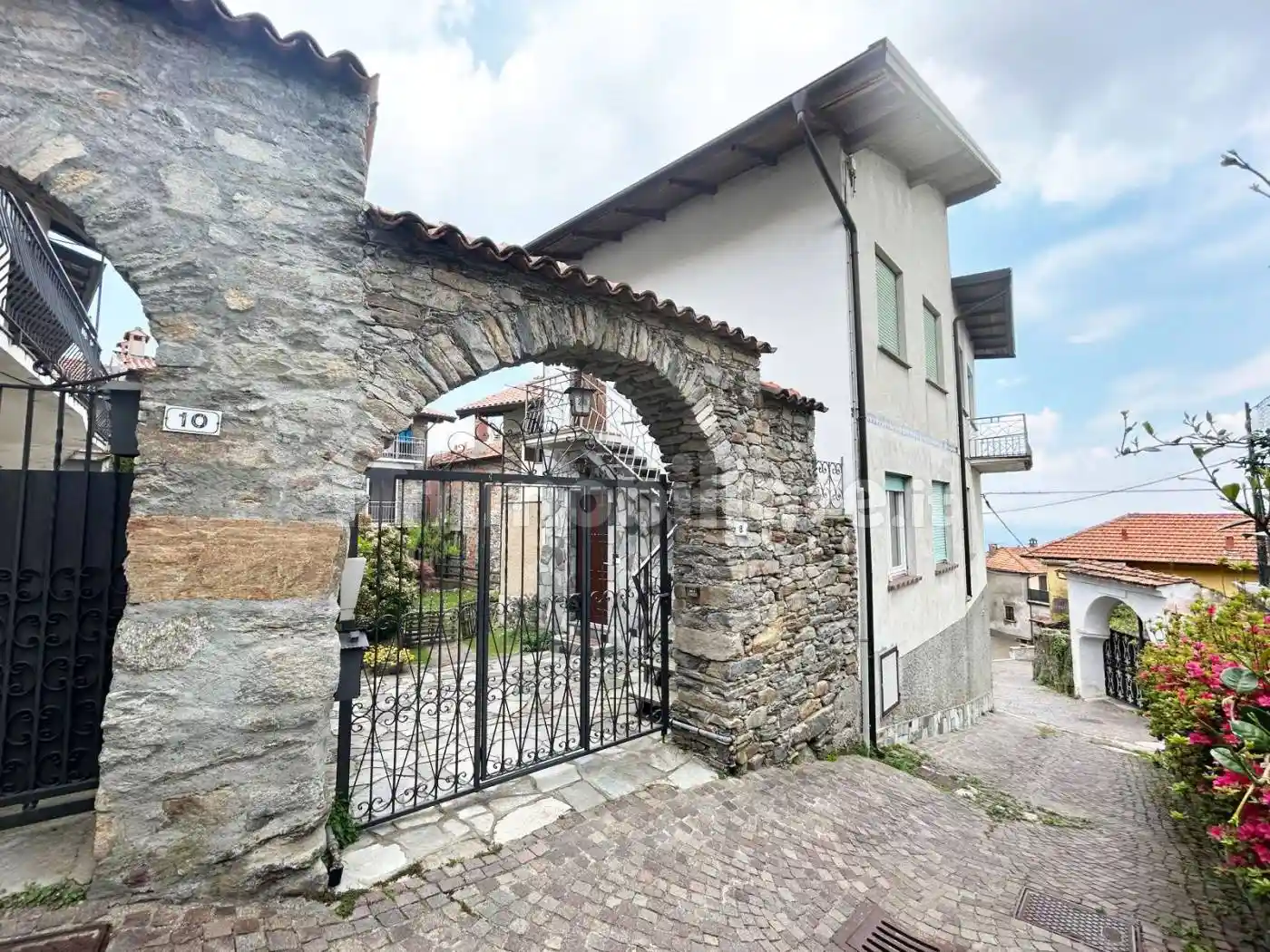 Appartamento in vendita a Nebbiuno