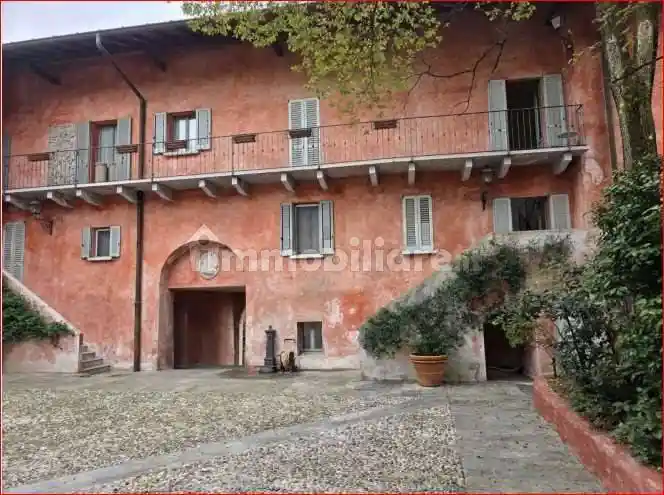 Appartamento in vendita a Sesto Calende