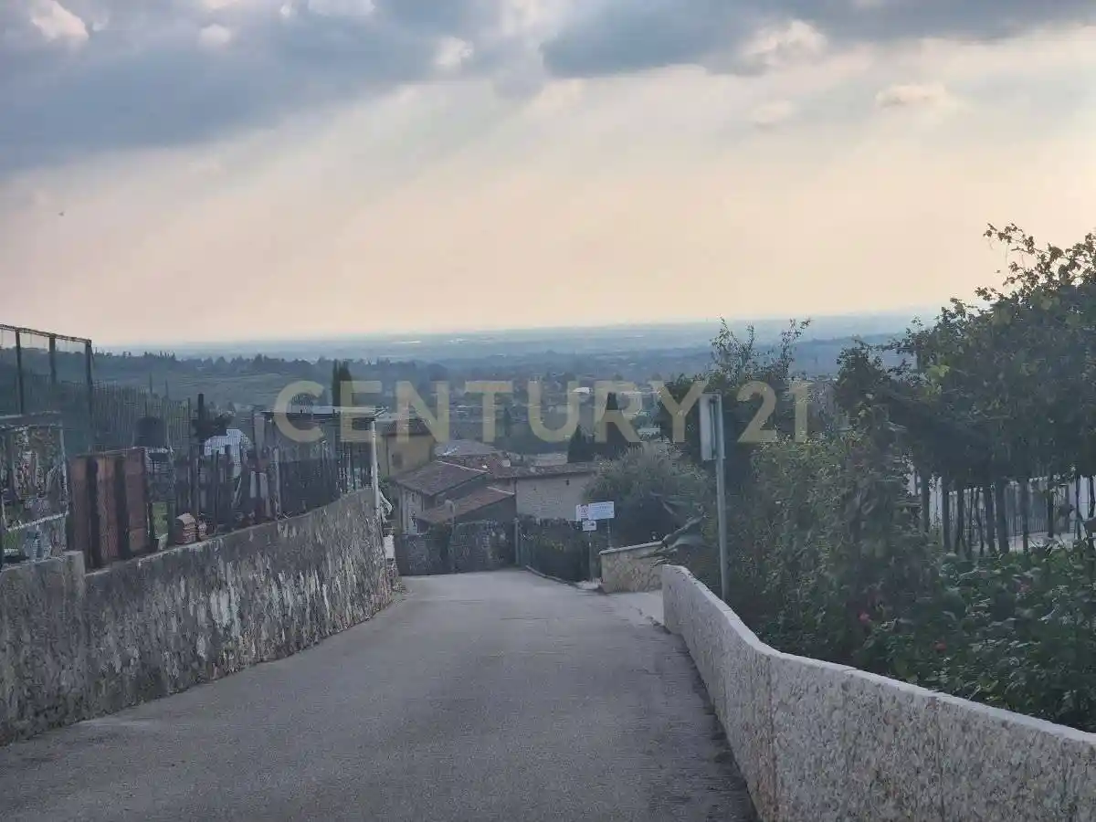 Palazzo - Edificio in vendita a Negrar di Valpolicella