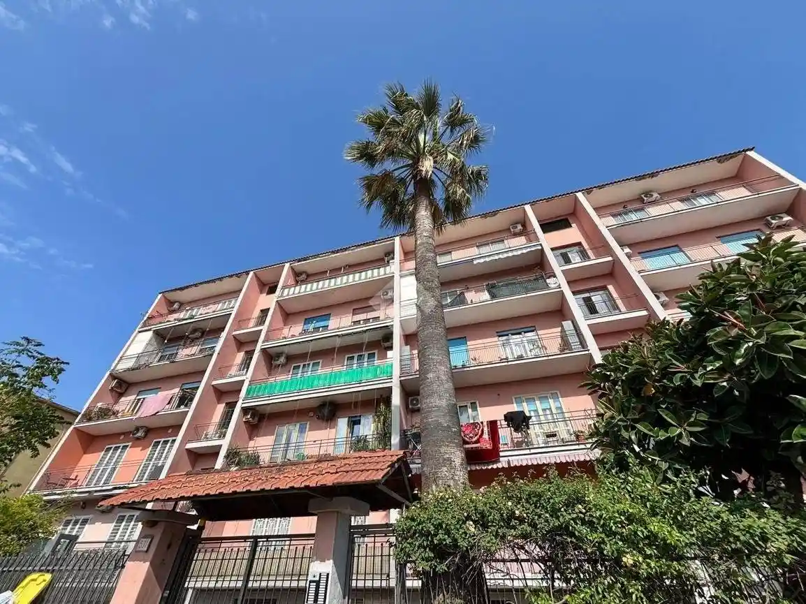 Appartamento in vendita a Napoli