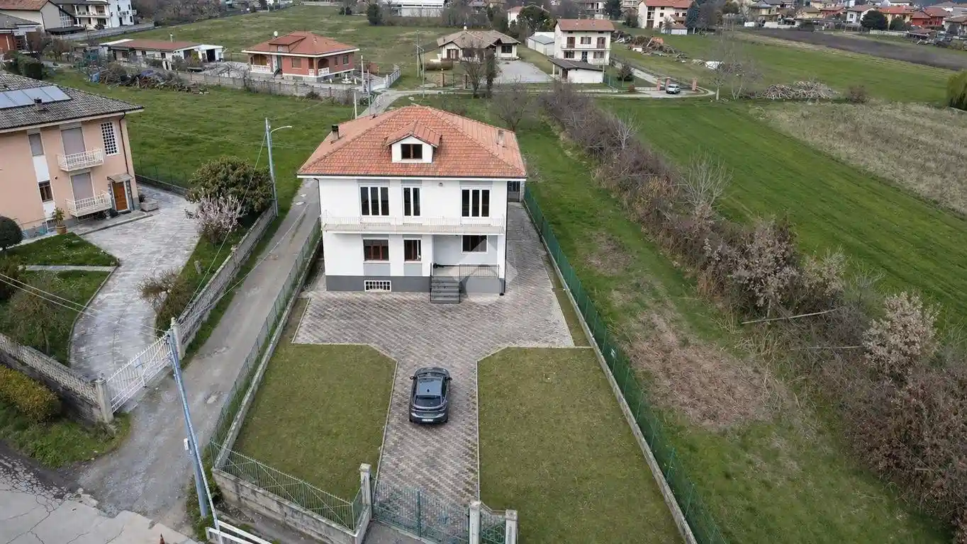 Villa in vendita a Alice Castello