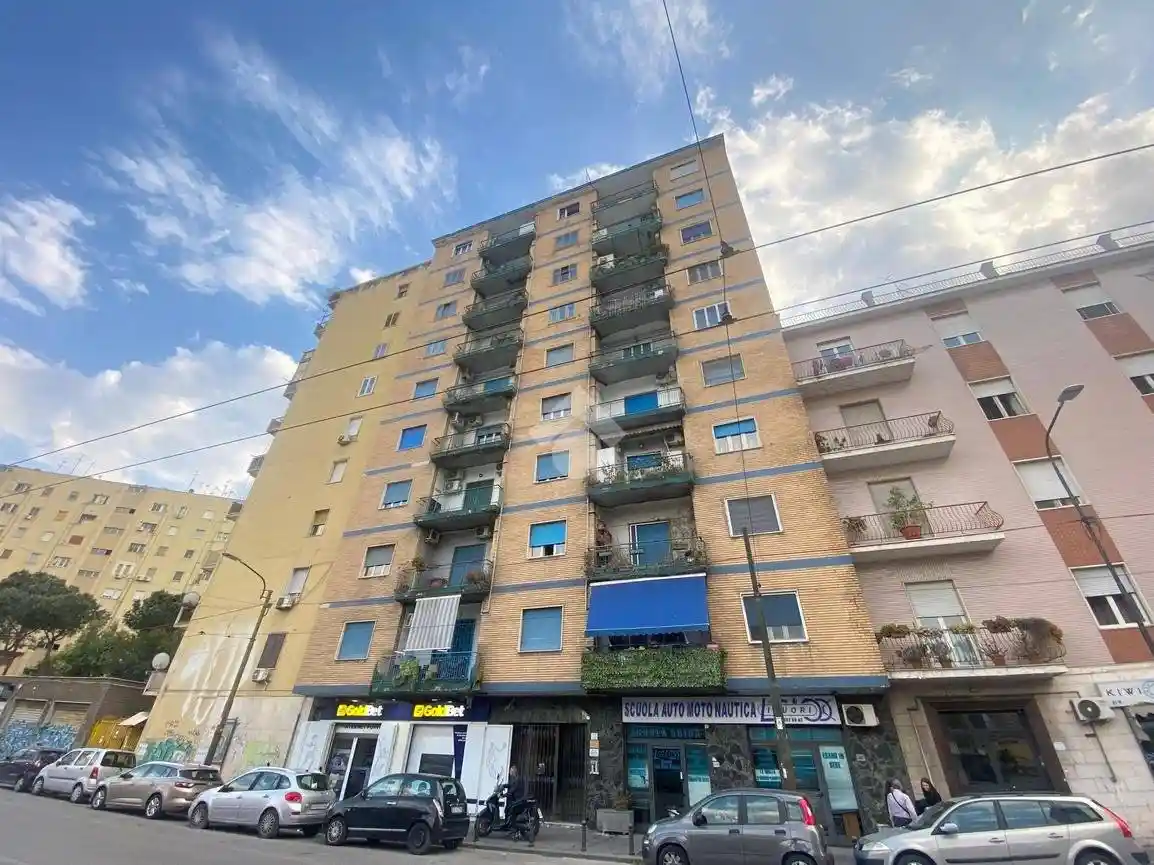 Appartamento in vendita a Napoli