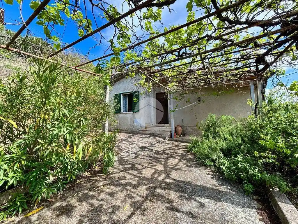 Casa indipendente in vendita a Calvi dell'Umbria