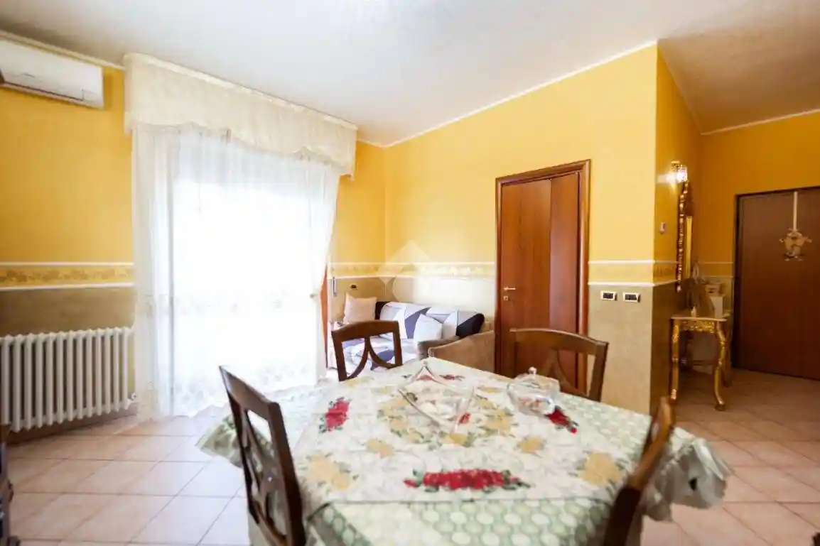 Appartamento in vendita a Biassono