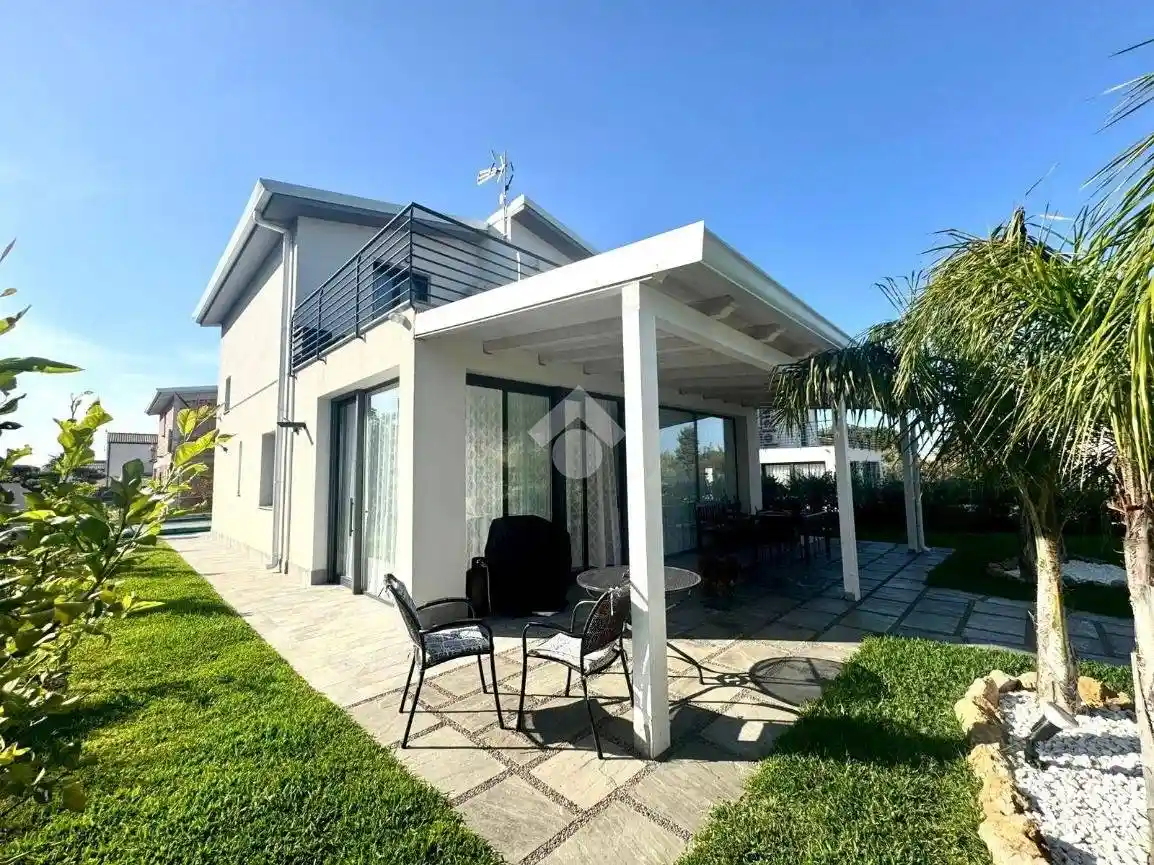 Villa in vendita a Altavilla Milicia