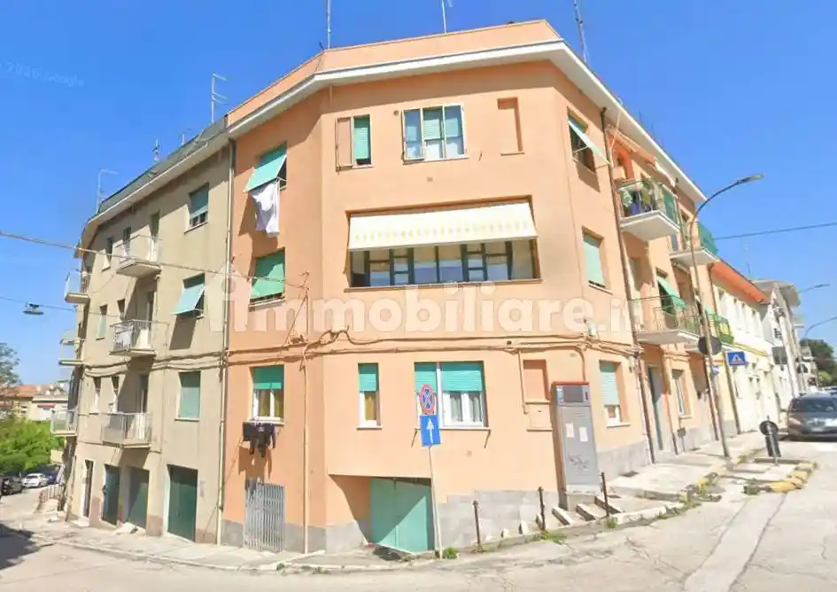 Appartamento in vendita a Falconara Marittima