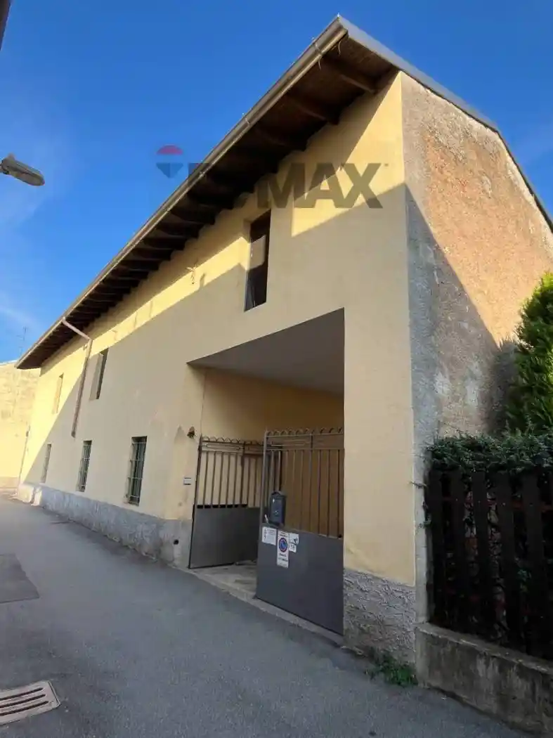 Casa indipendente in vendita a Vanzaghello