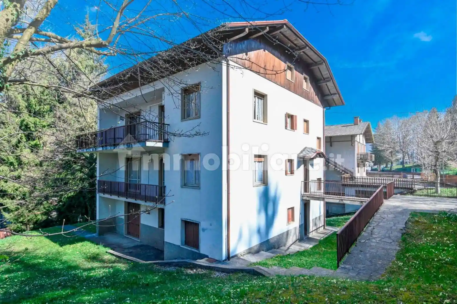 Villa in vendita a Selvino