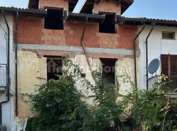Casa indipendente in vendita a Fresonara