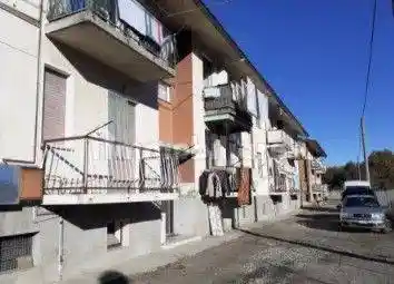 Appartamento in vendita a Angera