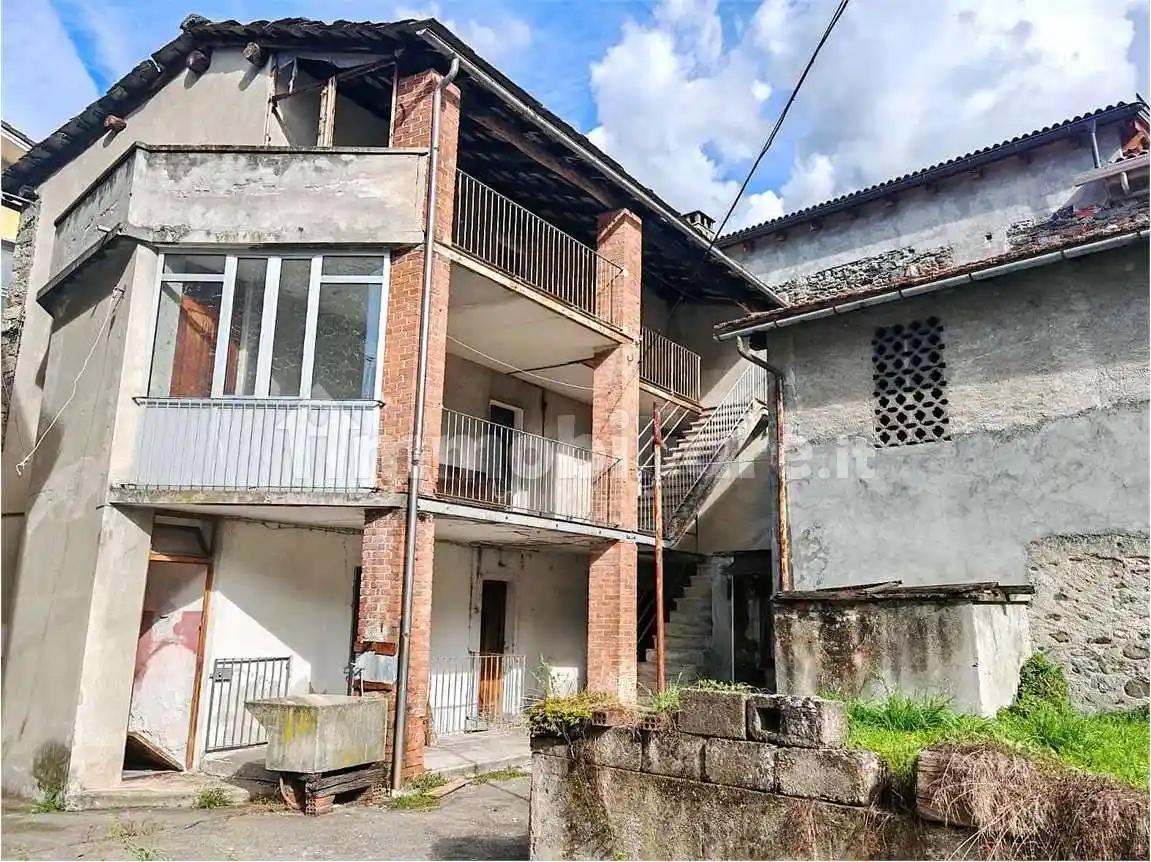 Casa indipendente in vendita a Pont-Saint-Martin