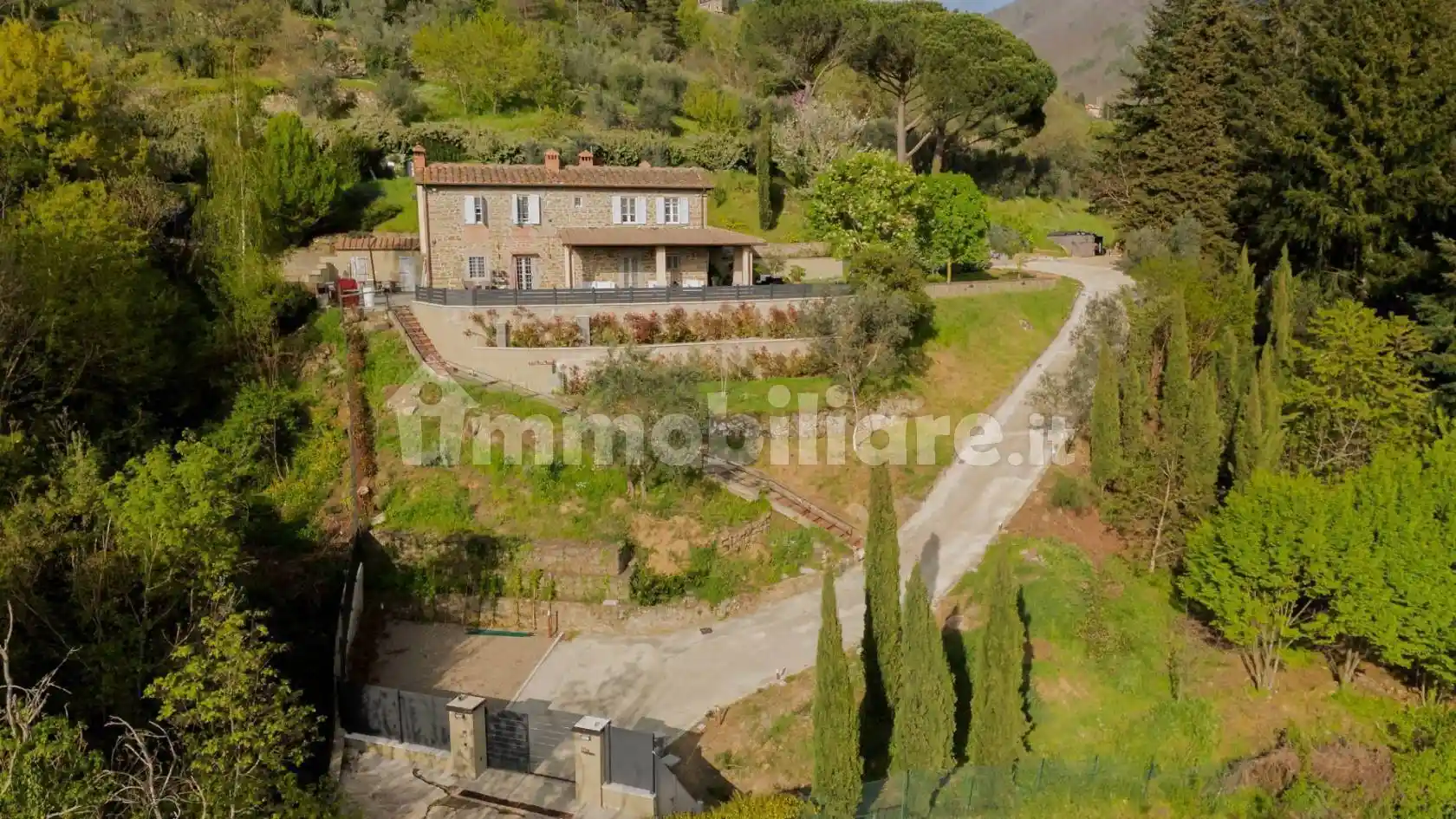 Rustico - Casale in vendita a Reggello