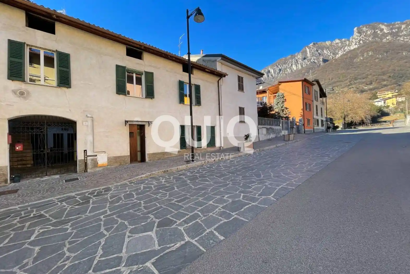 Appartamento in vendita a Valmadrera