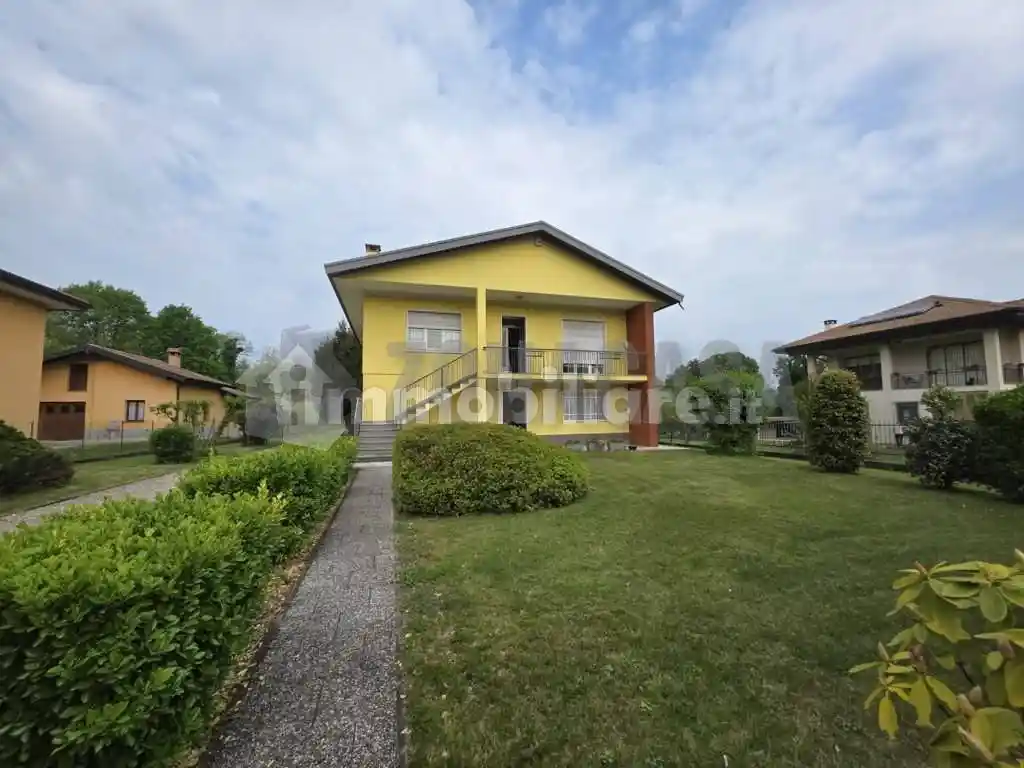 Villa in vendita a Vergiate