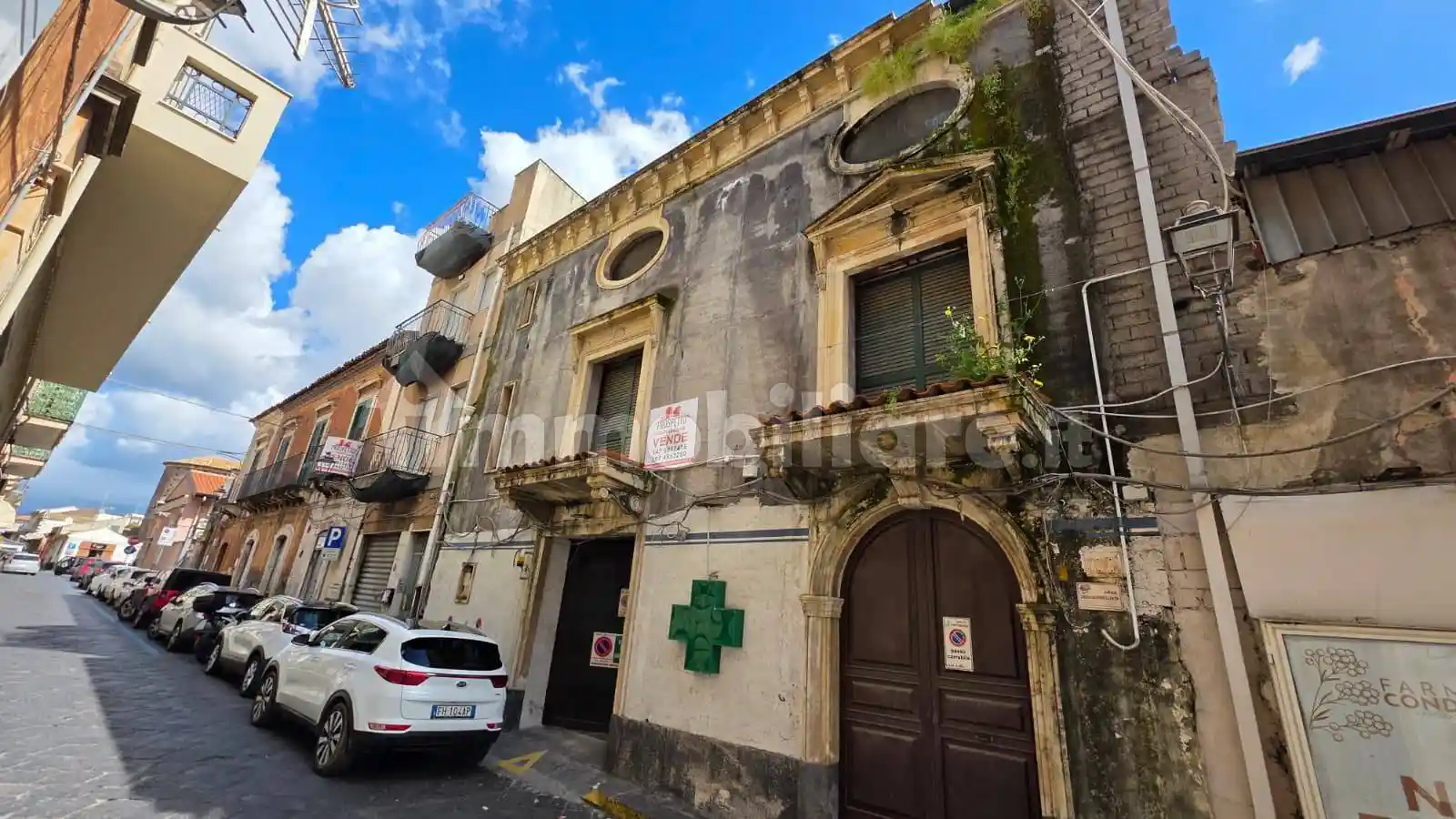 Palazzo - Edificio in vendita a Misterbianco