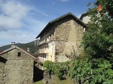 Villa in vendita a Premeno